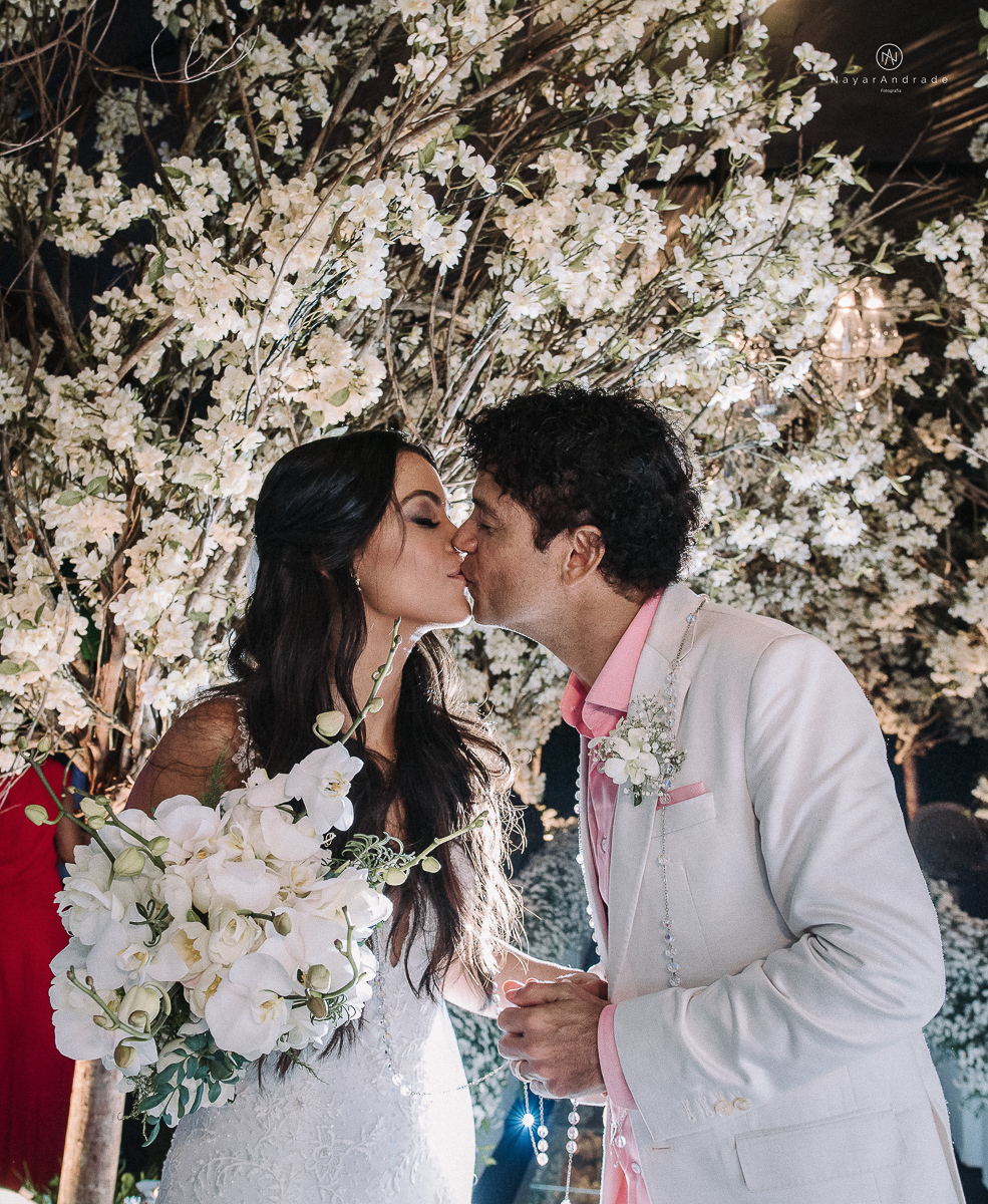 cerimonia de casamento do cantor Jorge Vercillo e Martha Suarez em Salvador bahia casamento na praia de itapua no resort catussaba pelas lentes de nayara andrade fotografia