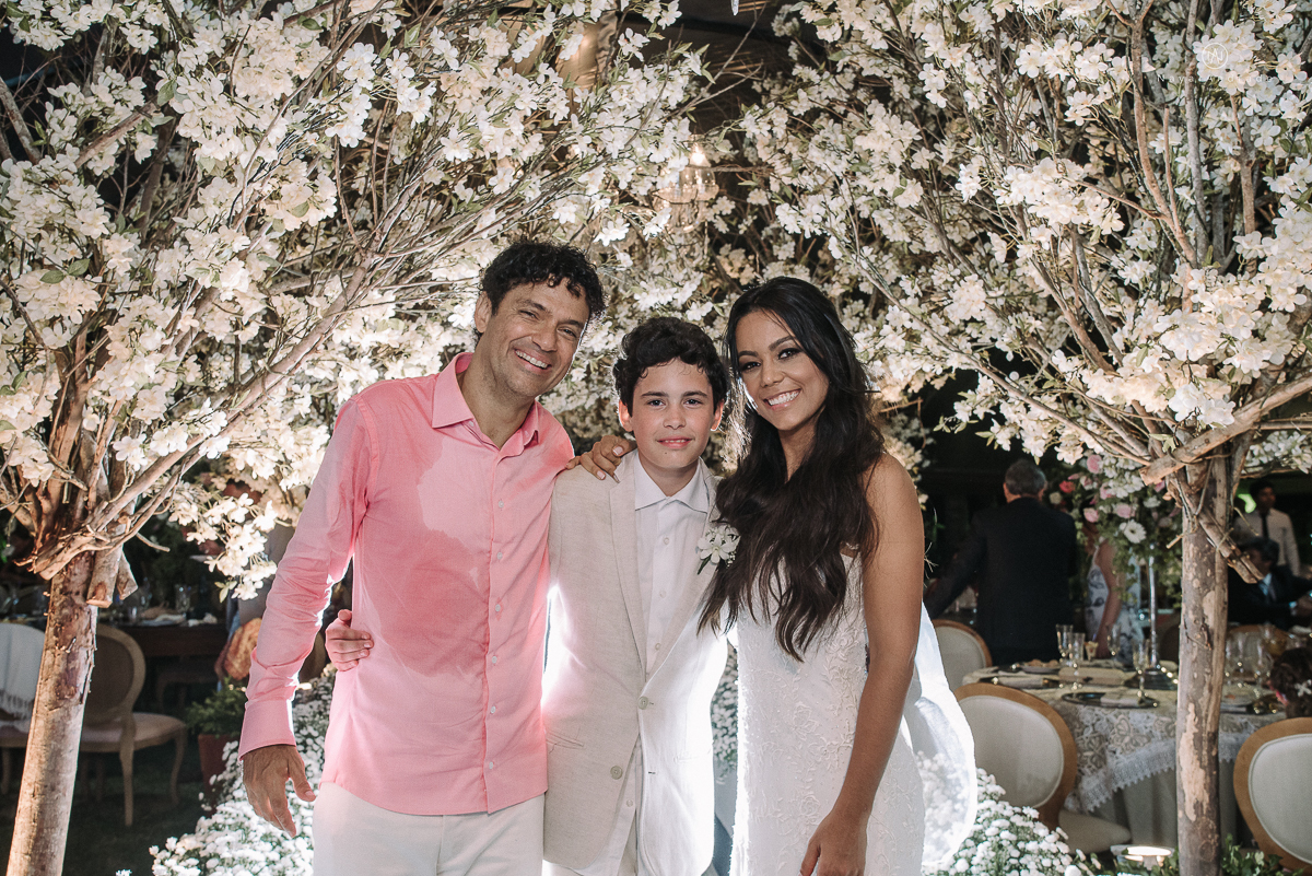 cerimonia de casamento do cantor Jorge Vercillo e Martha Suarez em Salvador bahia casamento na praia de itapua no resort catussaba pelas lentes de nayara andrade fotografia