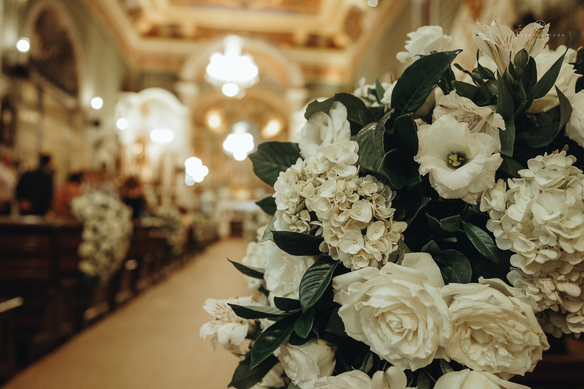 casamento de policiais tenentes da policia de santos e praia grande. casamento realizado na igreja do valongo no centro da cidade de santos noivo usando farda oficial da policia