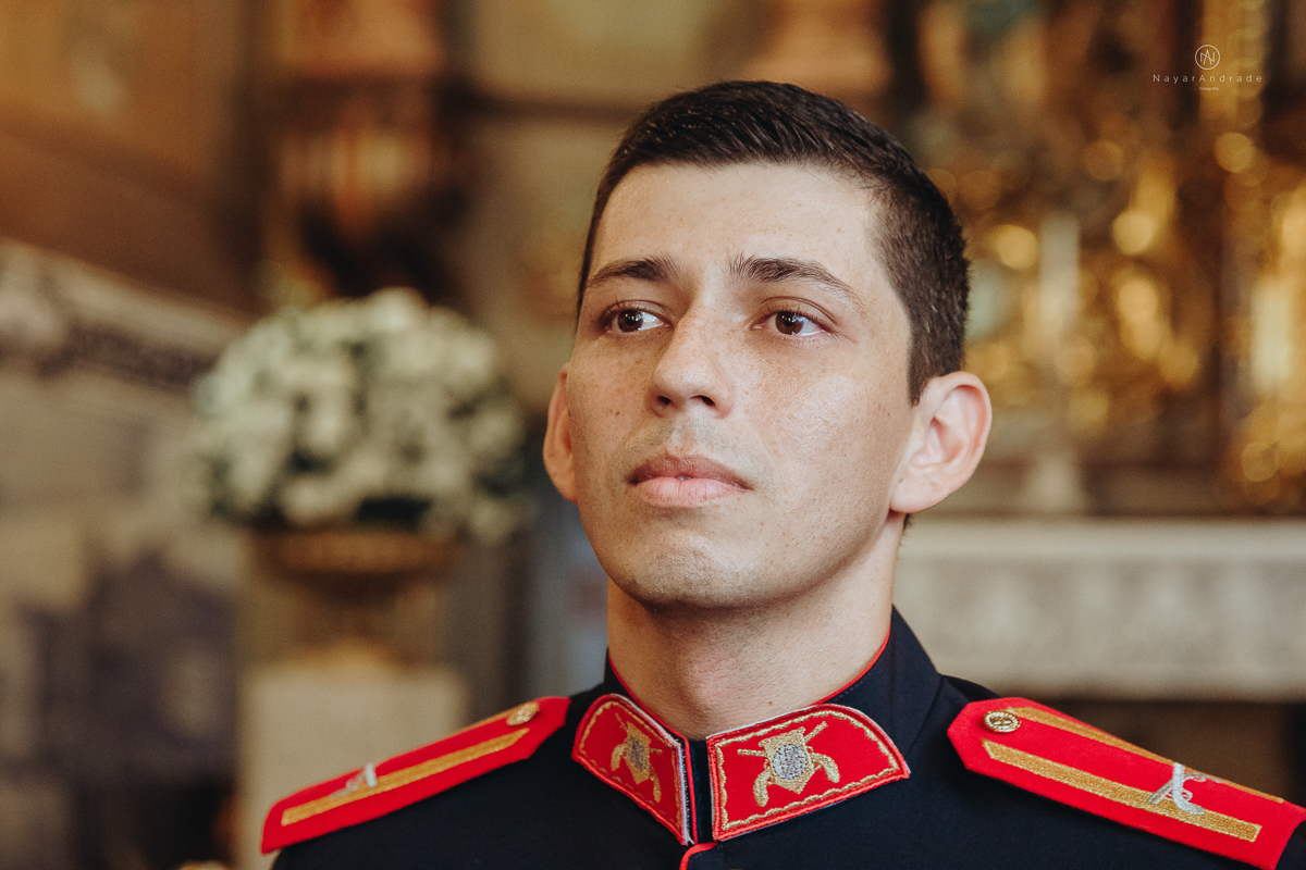 casamento de policiais tenentes da policia de santos e praia grande. casamento realizado na igreja do valongo no centro da cidade de santos noivo usando farda oficial da policia