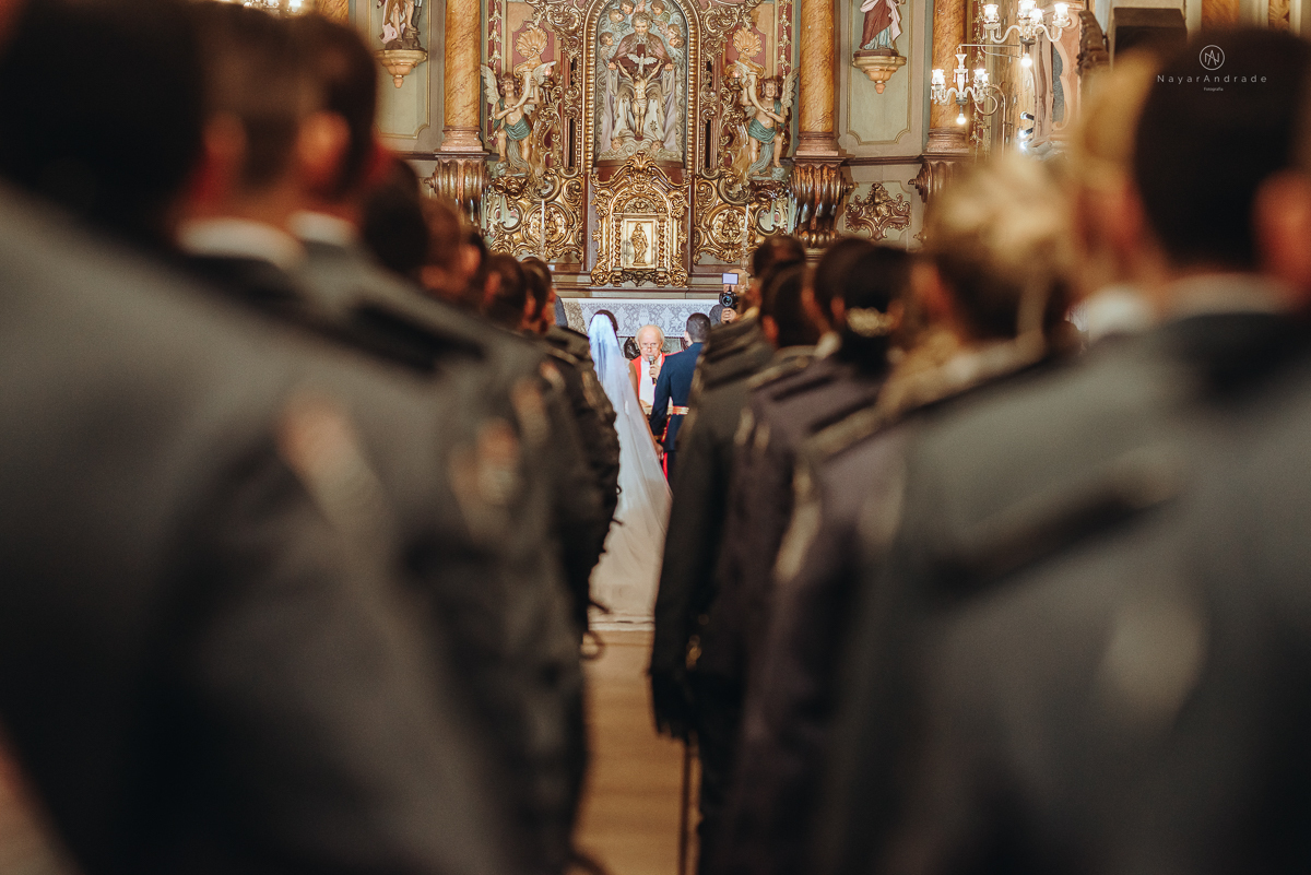 casamento de policiais tenentes da policia de santos e praia grande. casamento realizado na igreja do valongo no centro da cidade de santos noivo usando farda oficial da policia