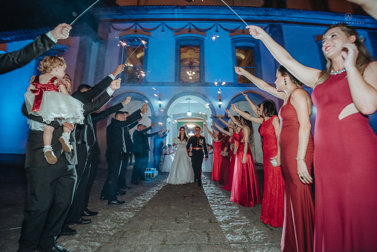 casamento de policiais tenentes da policia de santos e praia grande. casamento realizado na igreja do valongo no centro da cidade de santos noivo usando farda oficial da policia