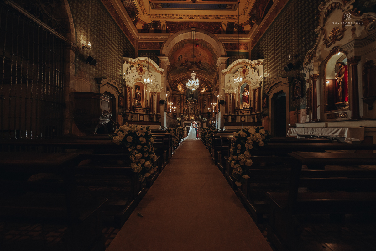 casamento de policiais tenentes da policia de santos e praia grande. casamento realizado na igreja do valongo no centro da cidade de santos noivo usando farda oficial da policia
