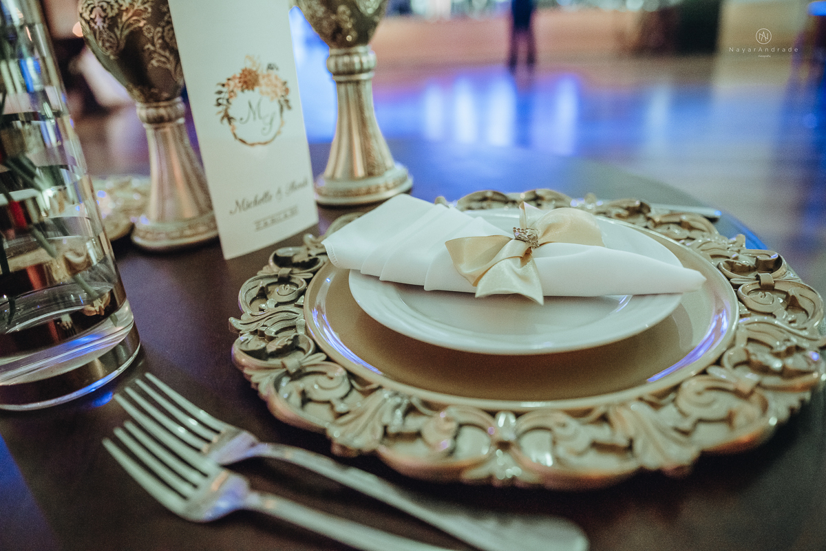 casamento de policiais tenentes da policia de santos e praia grande. casamento realizado na igreja do valongo no centro da cidade de santos noivo usando farda oficial da policia