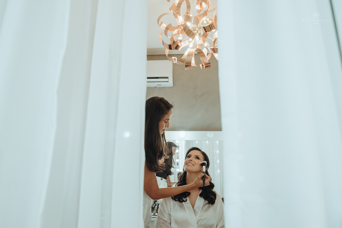 making of de noiva no salao da nathalie no helbor em santos noiva policial oficial vestido de renda com mantilha com renda na borda