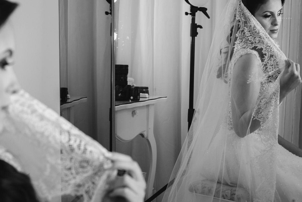 making of de noiva no salao da nathalie no helbor em santos noiva policial oficial vestido de renda com mantilha com renda na borda