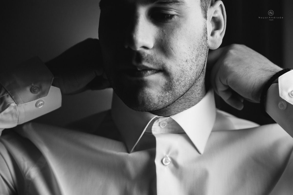 Making Of de noivo no novotel em santos noivo canadense de terno azul e gravata borboleta 