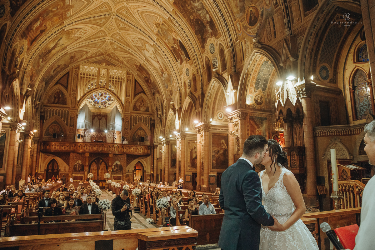 Making Of de noivo no novotel em santos noivo canadense de terno azul e gravata borboleta 