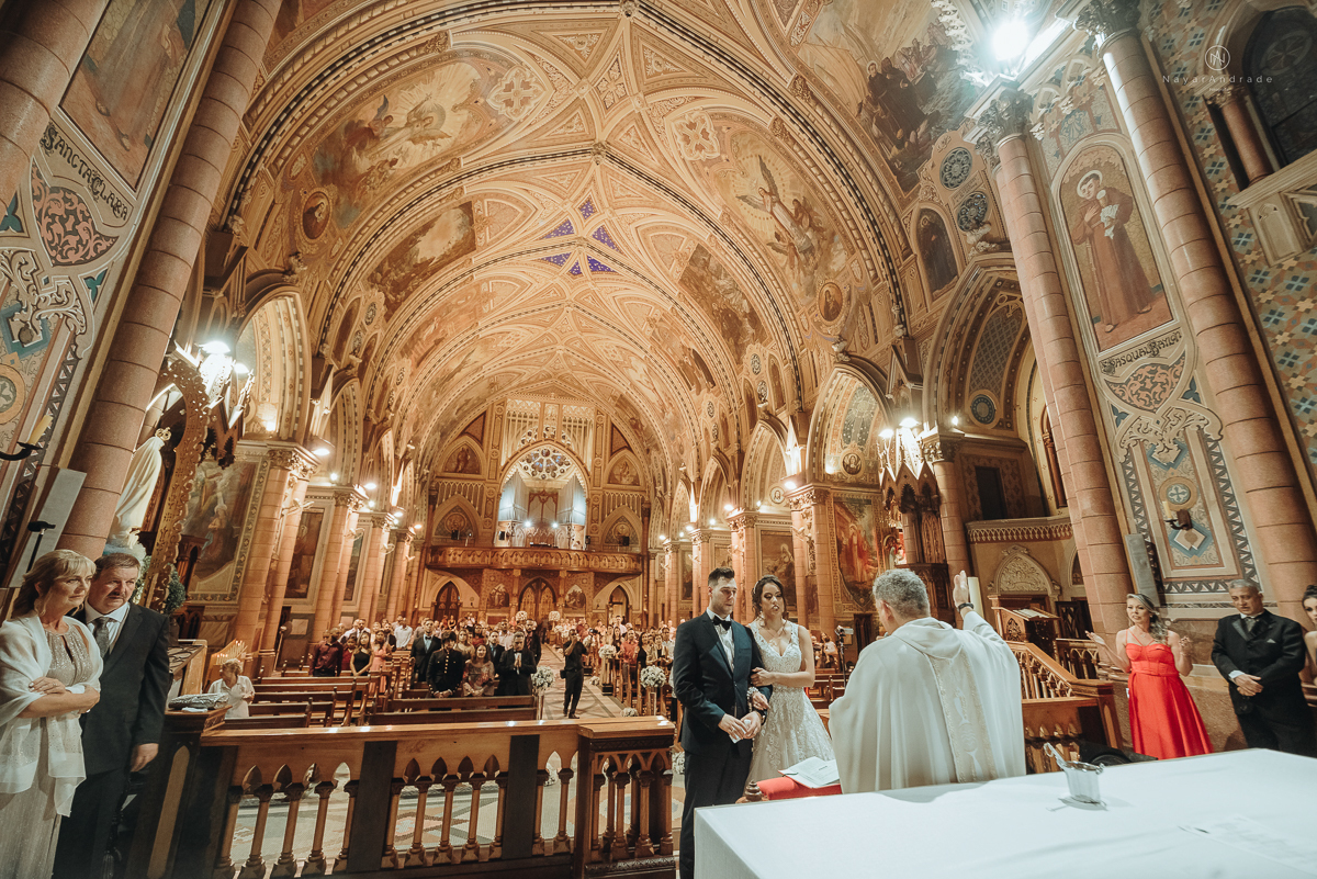 Making Of de noivo no novotel em santos noivo canadense de terno azul e gravata borboleta 