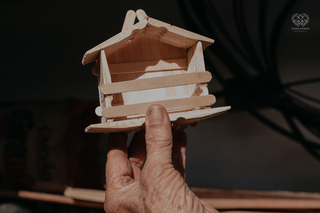 Ensaio de familia contando a historia de um casal com de 67 anos de casados. Senhor e senhora ja de cabelos brancos e rugas de felicidade e fotos com os netos e filha