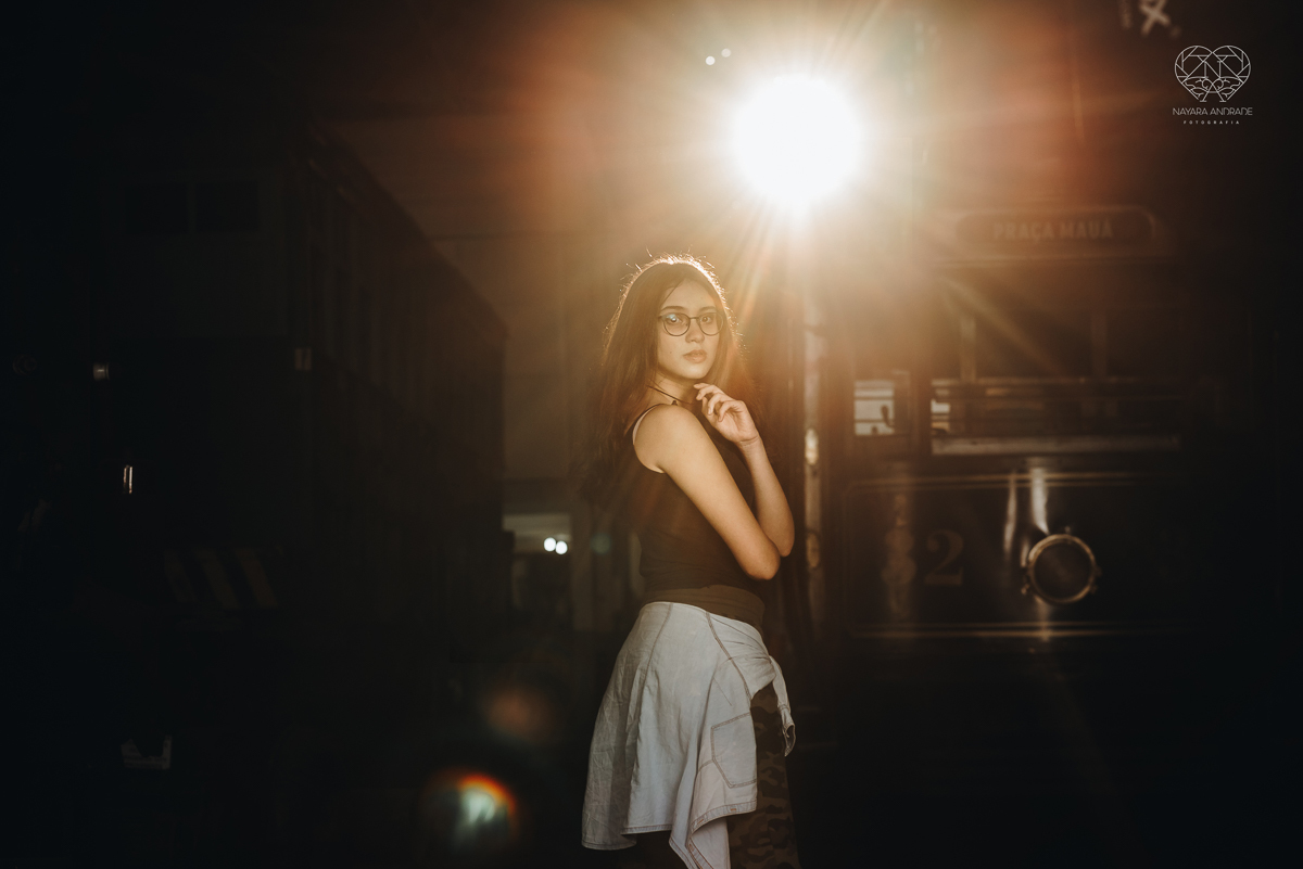 Ensaio debutante 15 anos xv autentico em oficina de trens e baseado na serie stranger things da netflix