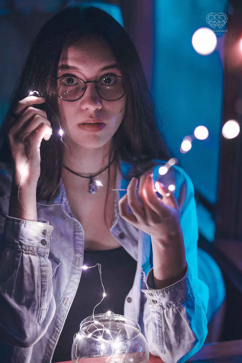 Ensaio debutante 15 anos xv autentico em oficina de trens e baseado na serie stranger things da netflix