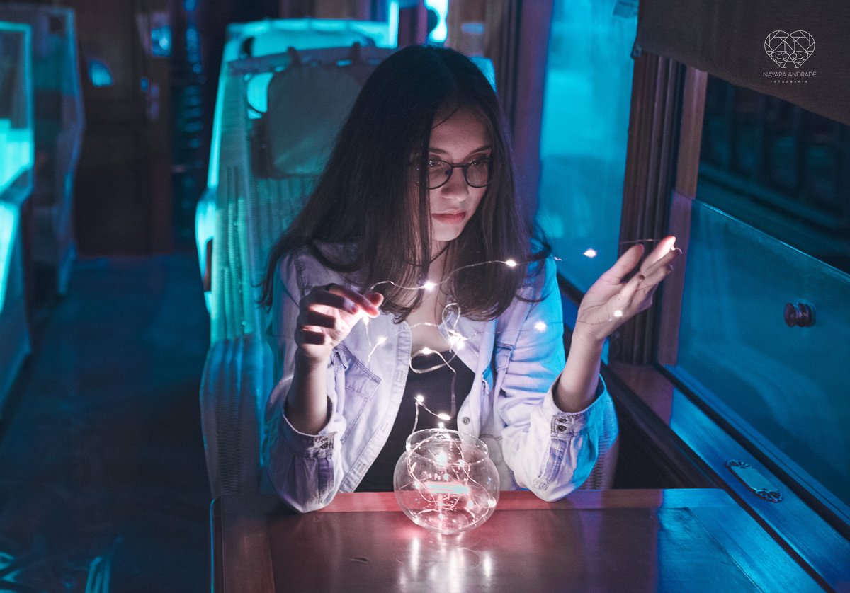 Ensaio debutante 15 anos xv autentico em oficina de trens e baseado na serie stranger things da netflix