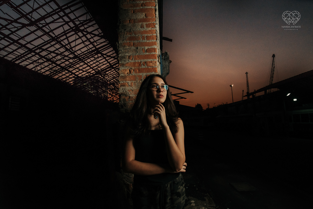 Ensaio debutante 15 anos xv autentico em oficina de trens e baseado na serie stranger things da netflix