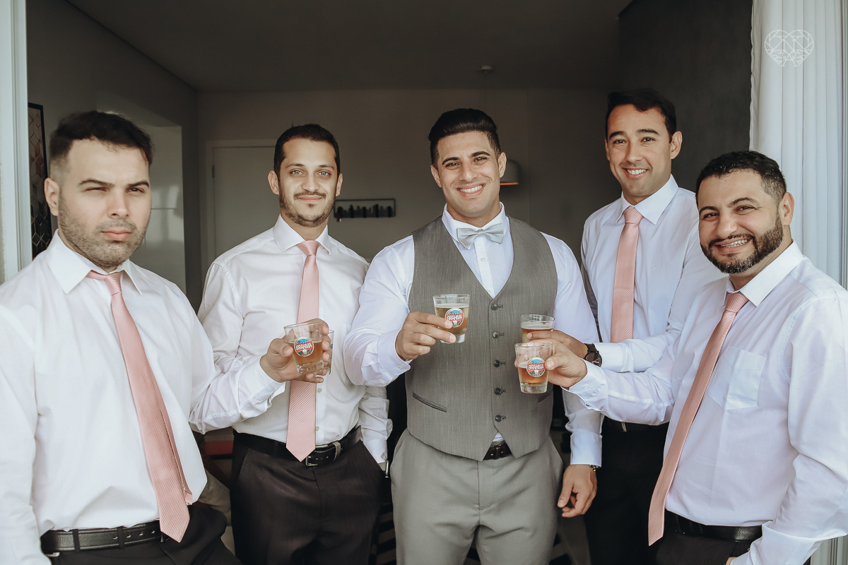 casamentode dia em Santos feito pela fotografa mais premiada da regiao nayara andrade. noivos casando de dia na baixada santista