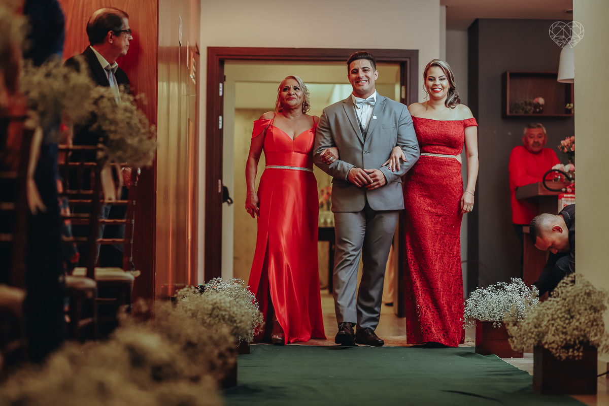 casamentode dia em Santos feito pela fotografa mais premiada da regiao nayara andrade. noivos casando de dia na baixada santista