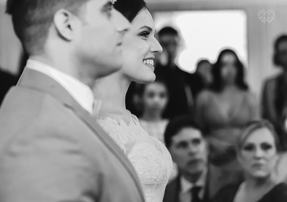 casamentode dia em Santos feito pela fotografa mais premiada da regiao nayara andrade. noivos casando de dia na baixada santista