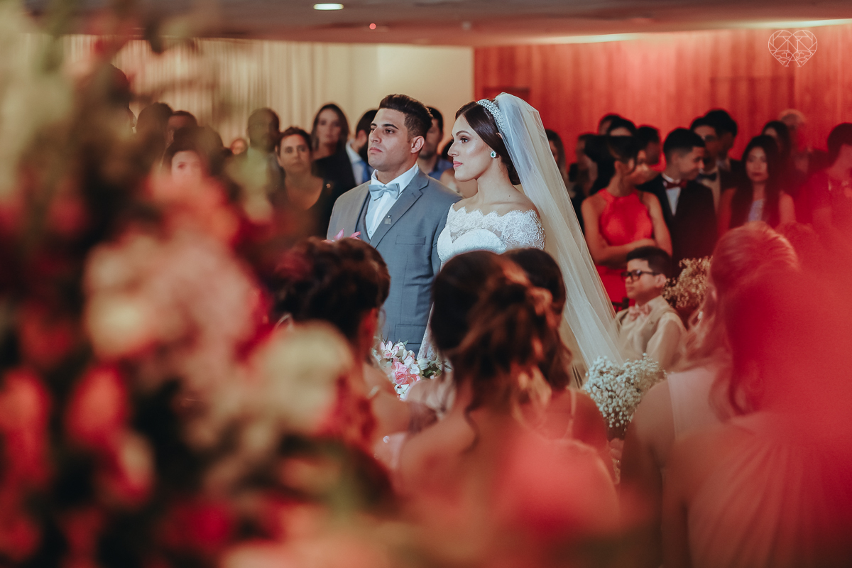 casamentode dia em Santos feito pela fotografa mais premiada da regiao nayara andrade. noivos casando de dia na baixada santista