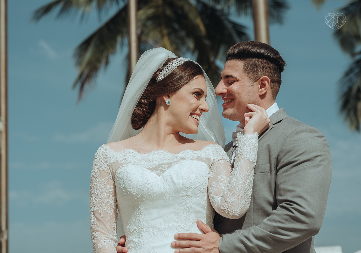 casamentode dia em Santos feito pela fotografa mais premiada da regiao nayara andrade. noivos casando de dia na baixada santista