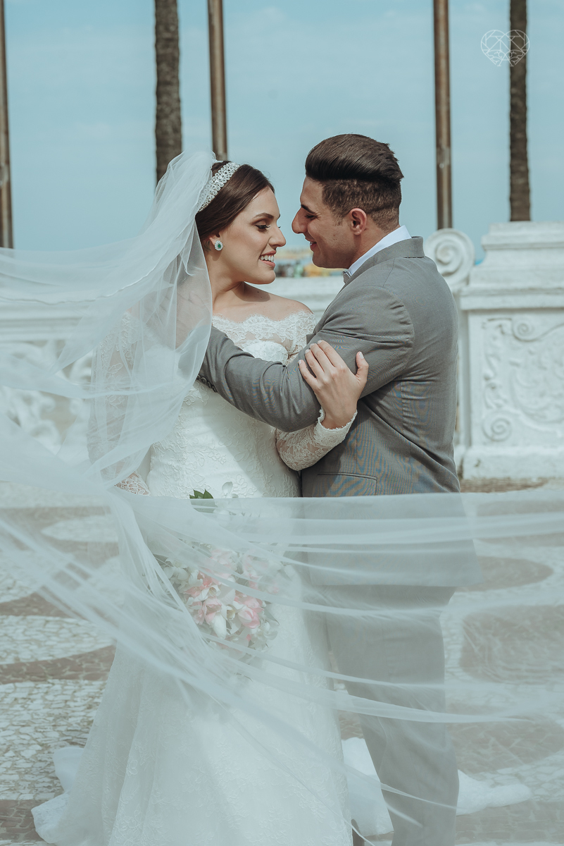 casamentode dia em Santos feito pela fotografa mais premiada da regiao nayara andrade. noivos casando de dia na baixada santista