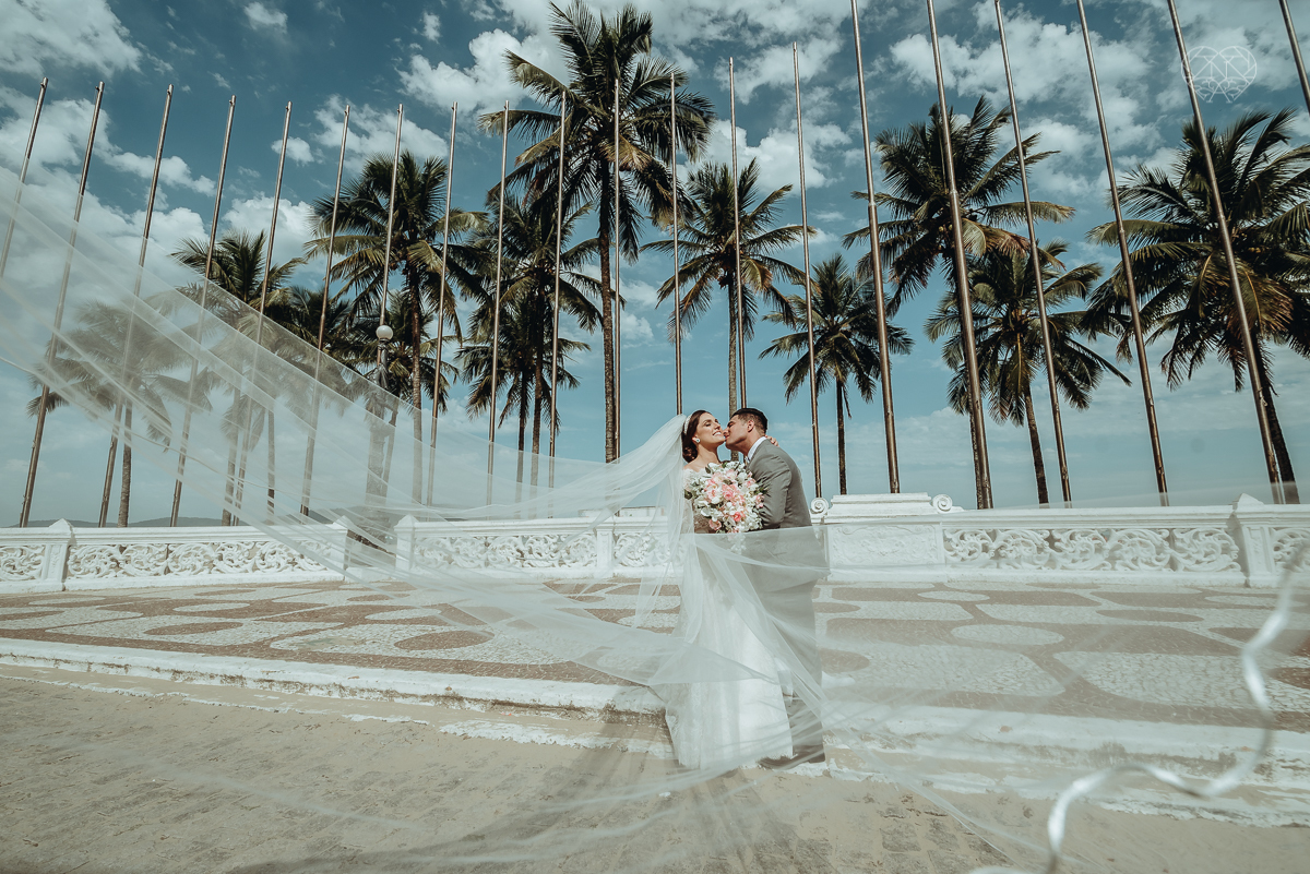 casamentode dia em Santos feito pela fotografa mais premiada da regiao nayara andrade. noivos casando de dia na baixada santista