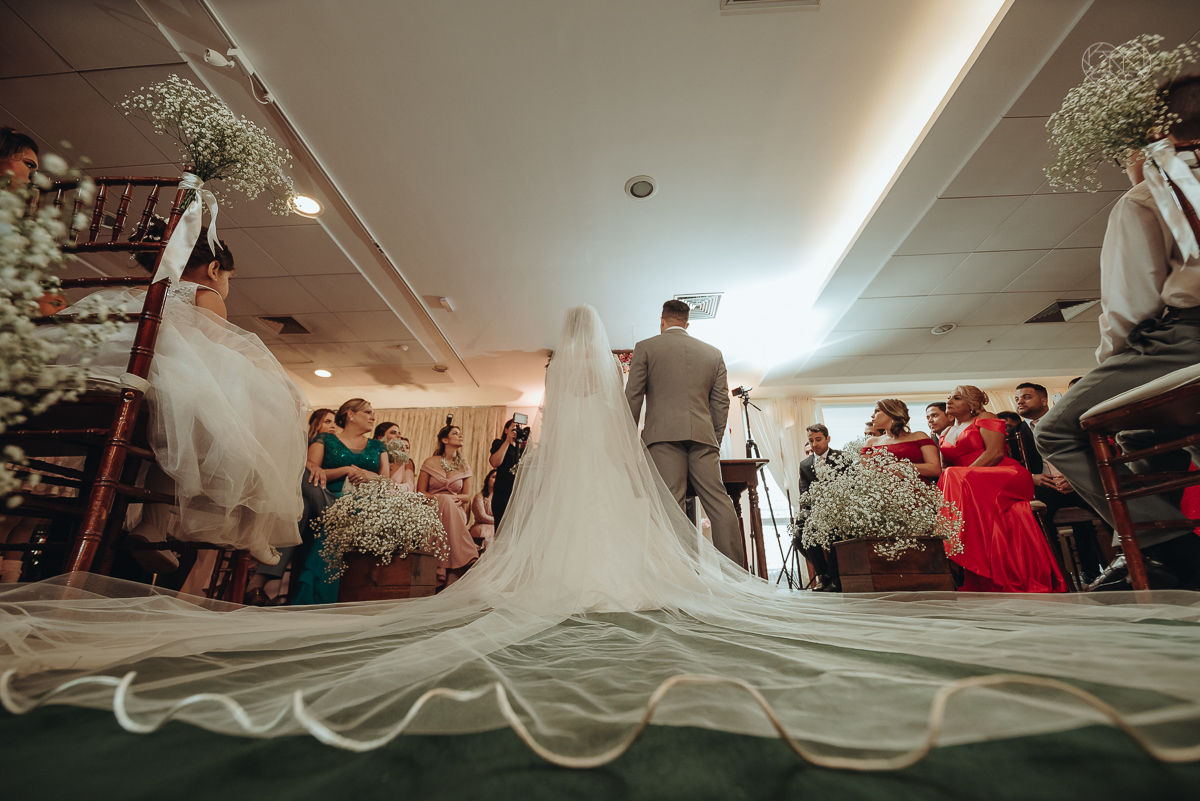 casamentode dia em Santos feito pela fotografa mais premiada da regiao nayara andrade. noivos casando de dia na baixada santista