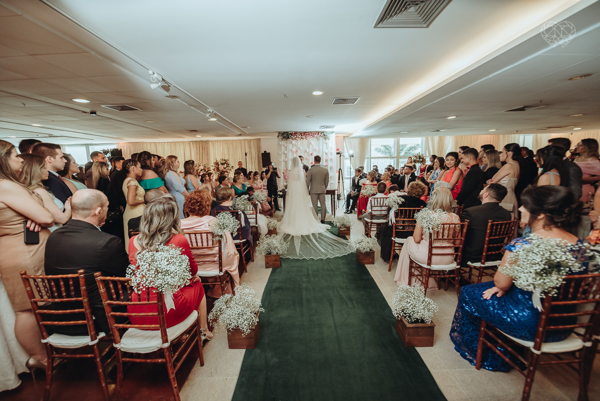 casamentode dia em Santos feito pela fotografa mais premiada da regiao nayara andrade. noivos casando de dia na baixada santista