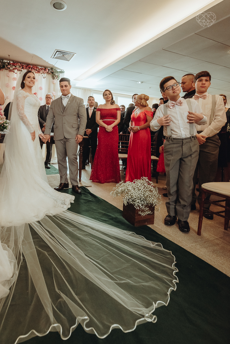 casamentode dia em Santos feito pela fotografa mais premiada da regiao nayara andrade. noivos casando de dia na baixada santista