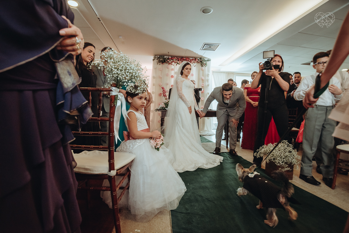 casamentode dia em Santos feito pela fotografa mais premiada da regiao nayara andrade. noivos casando de dia na baixada santista