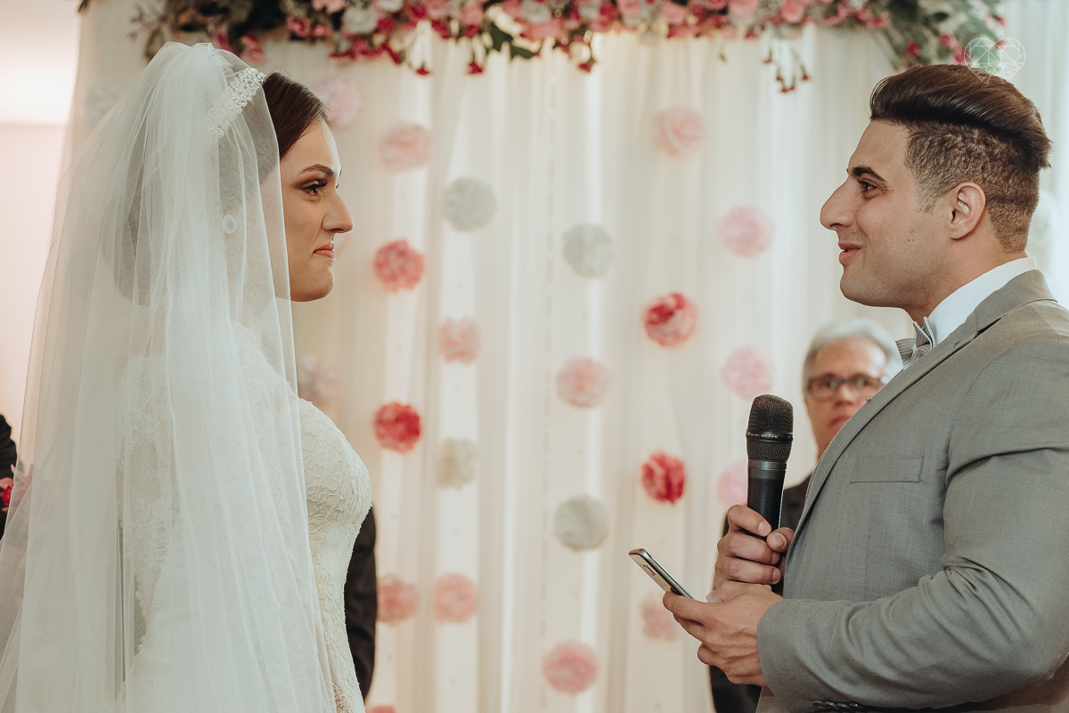 casamentode dia em Santos feito pela fotografa mais premiada da regiao nayara andrade. noivos casando de dia na baixada santista