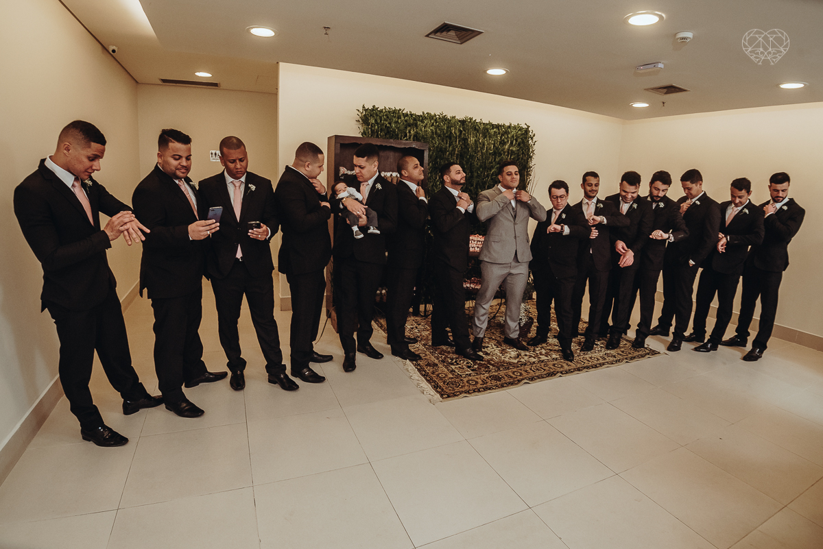 casamentode dia em Santos feito pela fotografa mais premiada da regiao nayara andrade. noivos casando de dia na baixada santista