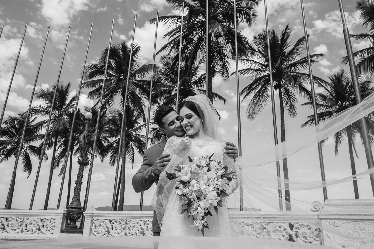 casamentode dia em Santos feito pela fotografa mais premiada da regiao nayara andrade. noivos casando de dia na baixada santista
