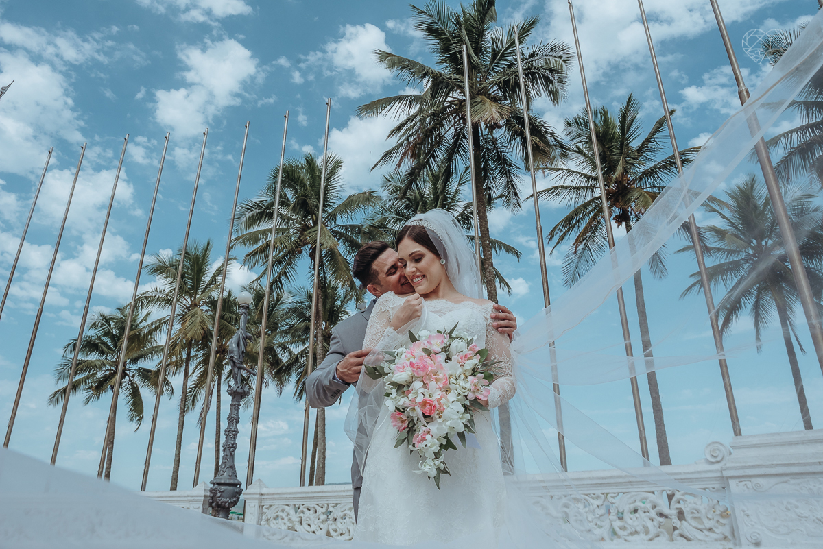 casamentode dia em Santos feito pela fotografa mais premiada da regiao nayara andrade. noivos casando de dia na baixada santista