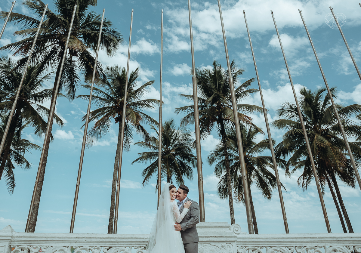 casamentode dia em Santos feito pela fotografa mais premiada da regiao nayara andrade. noivos casando de dia na baixada santista