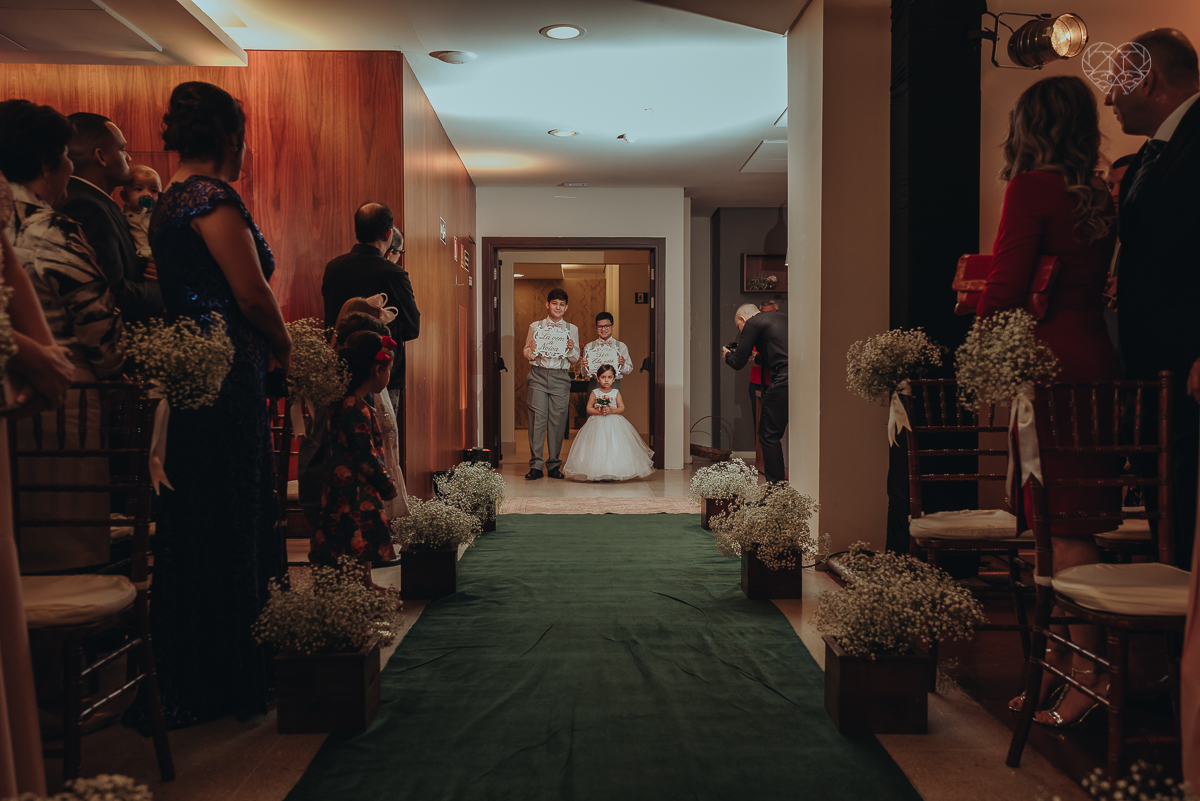 casamentode dia em Santos feito pela fotografa mais premiada da regiao nayara andrade. noivos casando de dia na baixada santista