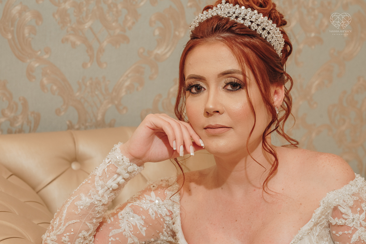 noiva ruiva com vestido da nova noiva estilo princesa making of no salao mariana assis e fotografia com a fotografa premiada em santos nayara andrade  fotos lindas de um casamento de princesa