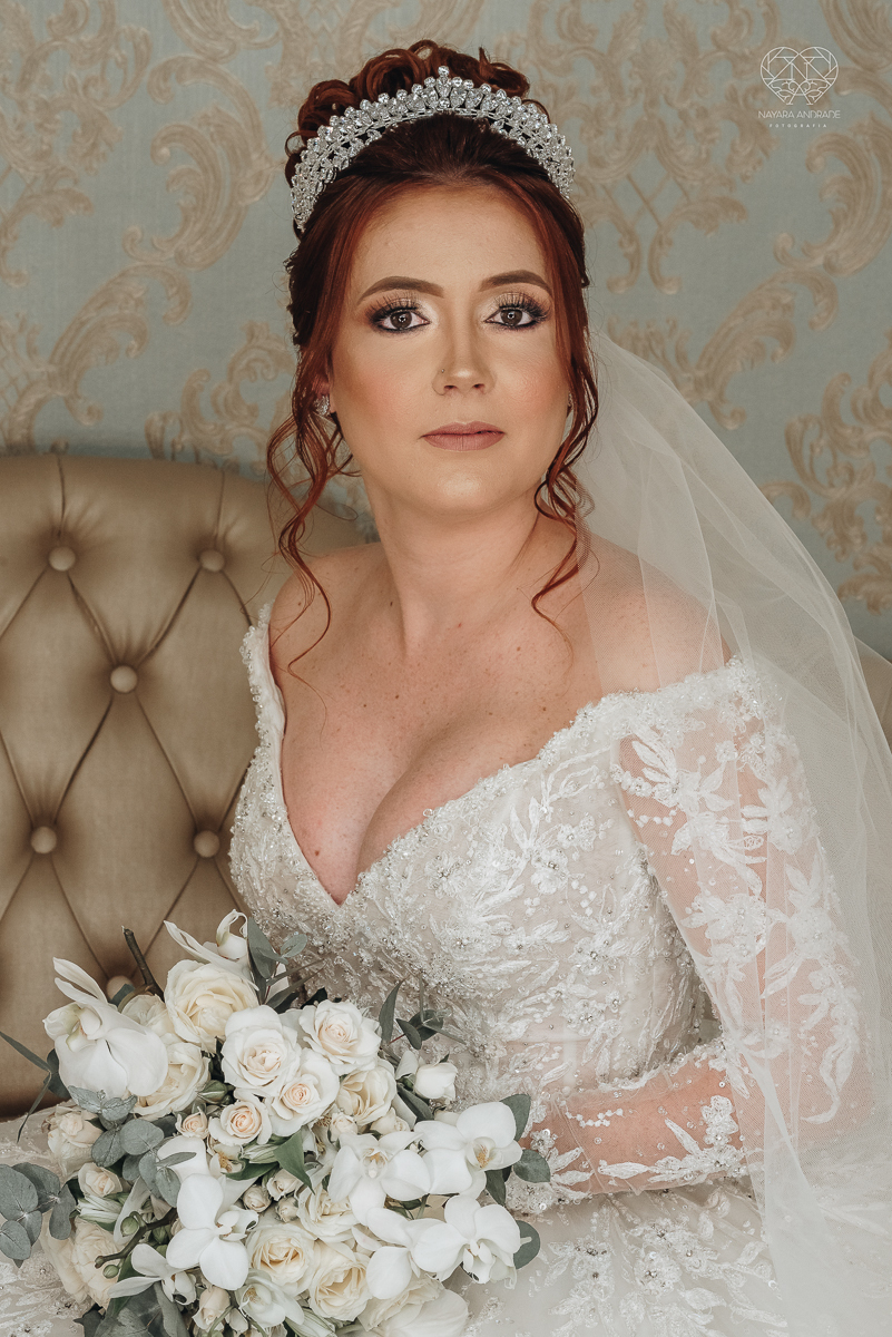 noiva ruiva com vestido da nova noiva estilo princesa making of no salao mariana assis e fotografia com a fotografa premiada em santos nayara andrade  fotos lindas de um casamento de princesa
