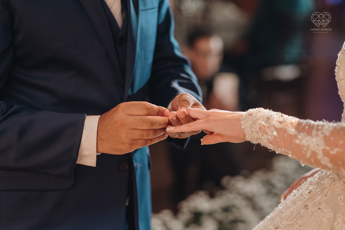 noiva ruiva com vestido da nova noiva estilo princesa making of no salao mariana assis e fotografia com a fotografa premiada em santos nayara andrade  fotos lindas de um casamento de princesa