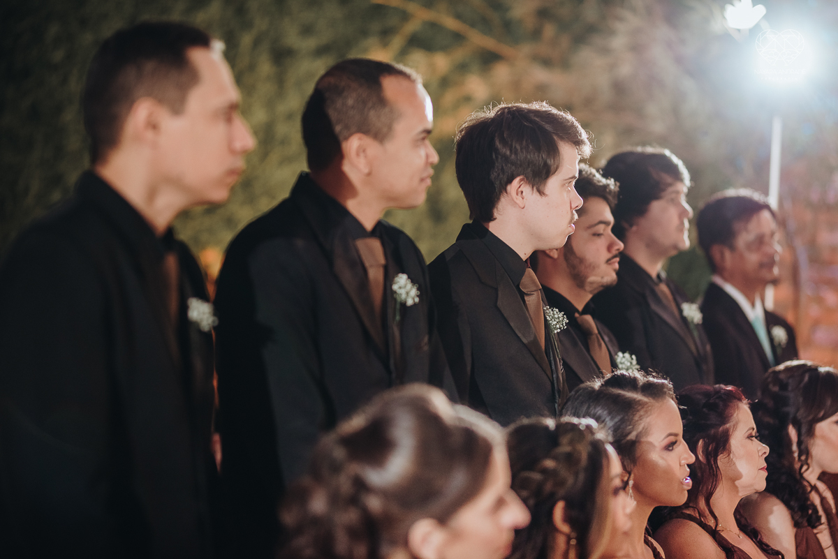 noiva ruiva com vestido da nova noiva estilo princesa making of no salao mariana assis e fotografia com a fotografa premiada em santos nayara andrade  fotos lindas de um casamento de princesa