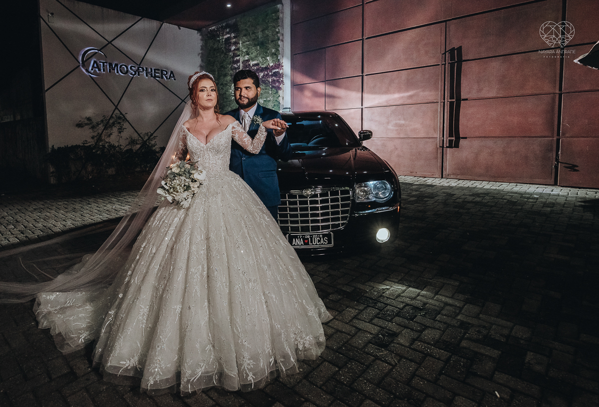 noiva ruiva com vestido da nova noiva estilo princesa making of no salao mariana assis e fotografia com a fotografa premiada em santos nayara andrade  fotos lindas de um casamento de princesa