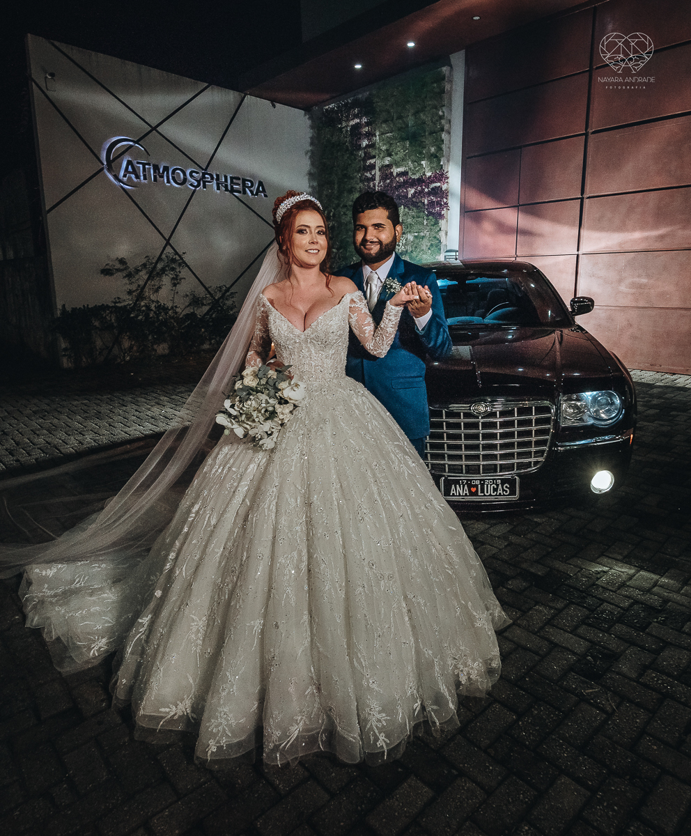 noiva ruiva com vestido da nova noiva estilo princesa making of no salao mariana assis e fotografia com a fotografa premiada em santos nayara andrade  fotos lindas de um casamento de princesa