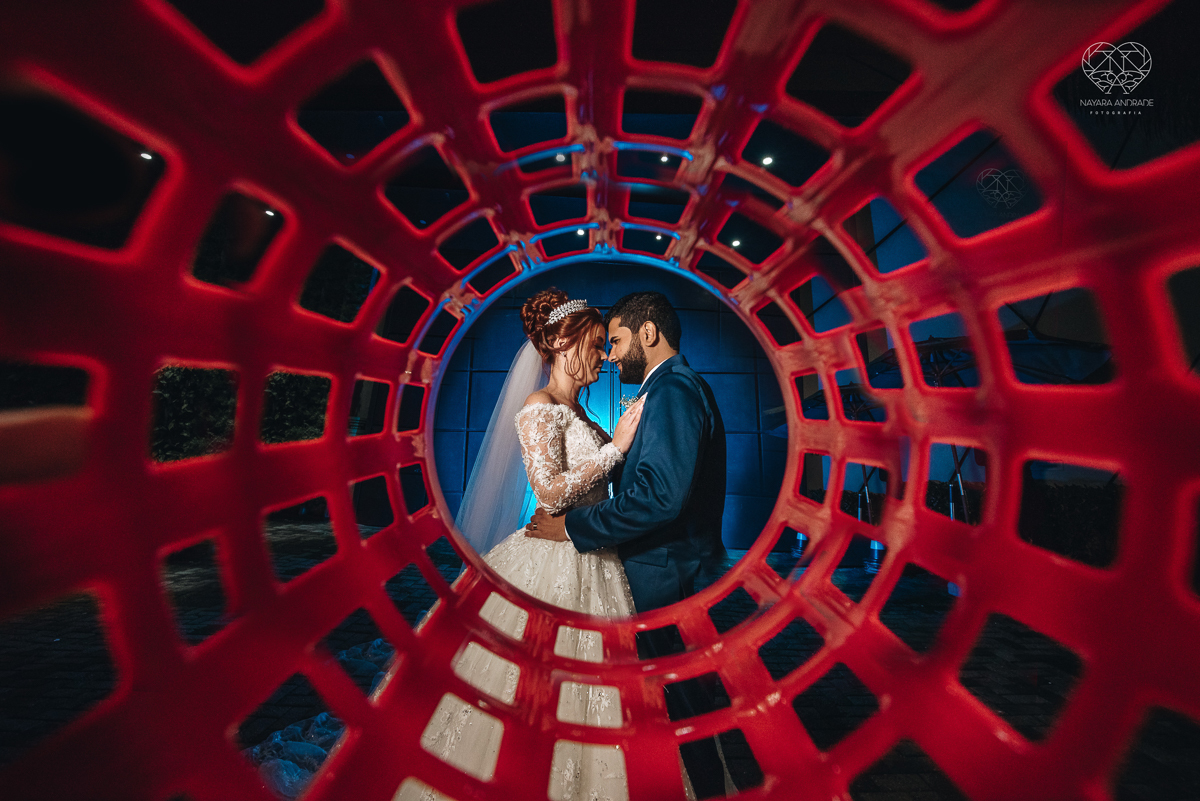 noiva ruiva com vestido da nova noiva estilo princesa making of no salao mariana assis e fotografia com a fotografa premiada em santos nayara andrade  fotos lindas de um casamento de princesa