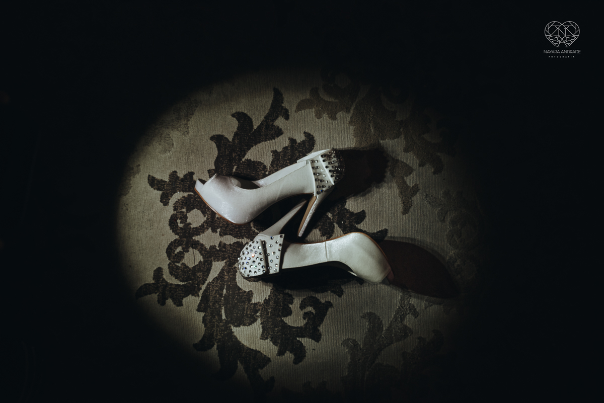 noiva ruiva com vestido da nova noiva estilo princesa making of no salao mariana assis e fotografia com a fotografa premiada em santos nayara andrade  fotos lindas de um casamento de princesa