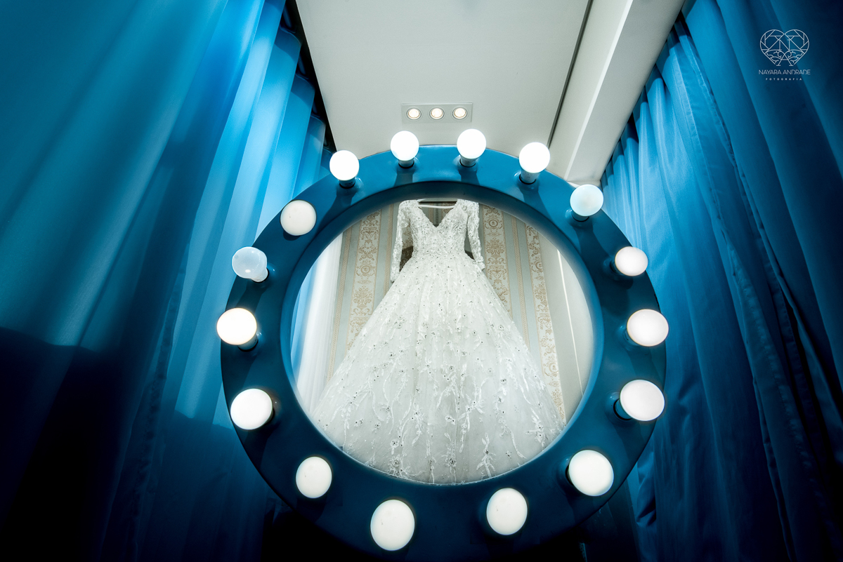 noiva ruiva com vestido da nova noiva estilo princesa making of no salao mariana assis e fotografia com a fotografa premiada em santos nayara andrade  fotos lindas de um casamento de princesa