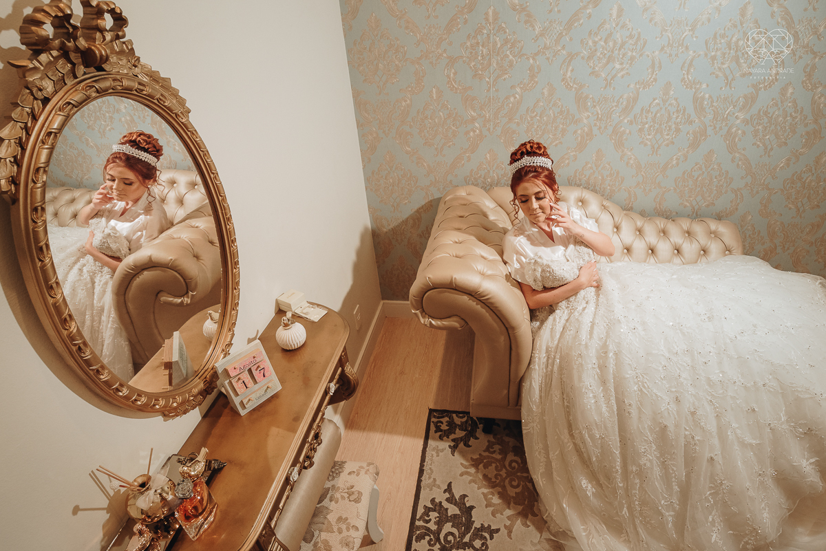 noiva ruiva com vestido da nova noiva estilo princesa making of no salao mariana assis e fotografia com a fotografa premiada em santos nayara andrade  fotos lindas de um casamento de princesa