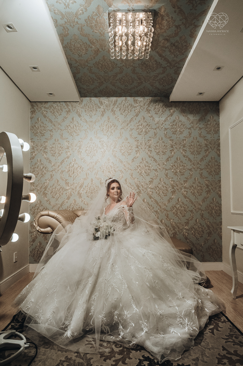 noiva ruiva com vestido da nova noiva estilo princesa making of no salao mariana assis e fotografia com a fotografa premiada em santos nayara andrade  fotos lindas de um casamento de princesa