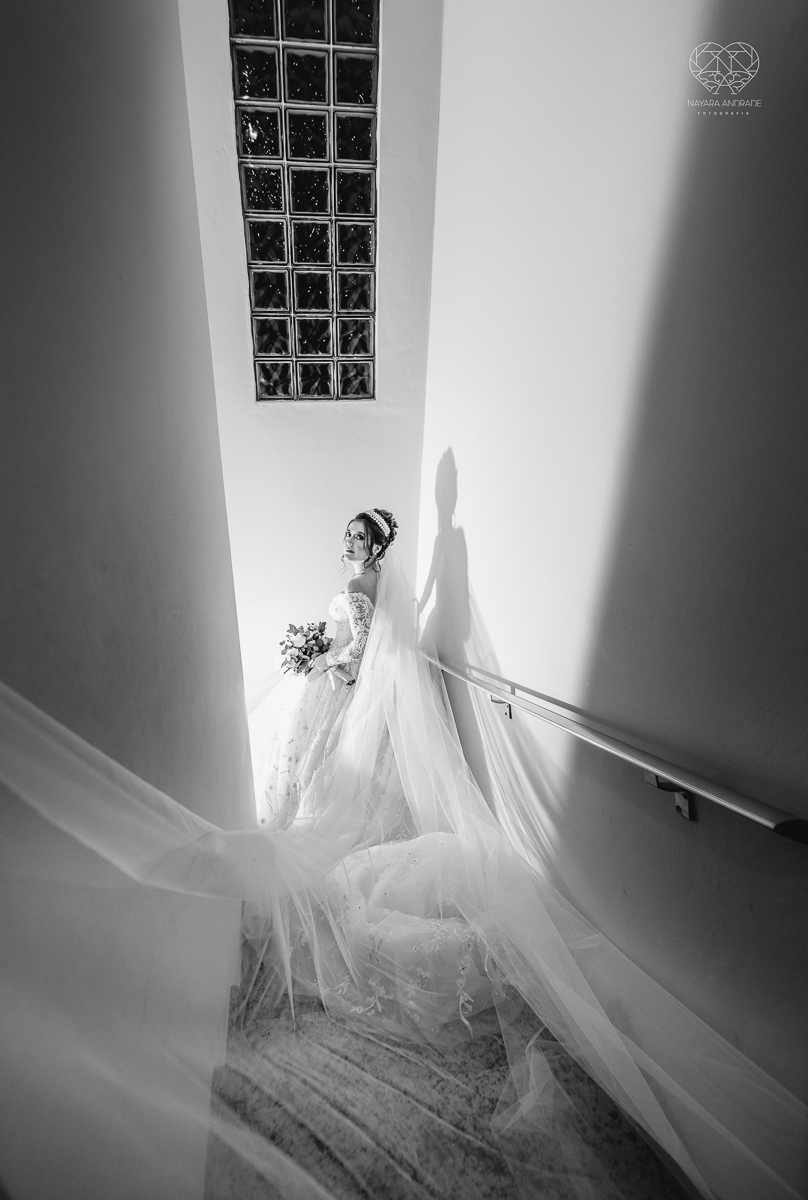 noiva ruiva com vestido da nova noiva estilo princesa making of no salao mariana assis e fotografia com a fotografa premiada em santos nayara andrade  fotos lindas de um casamento de princesa