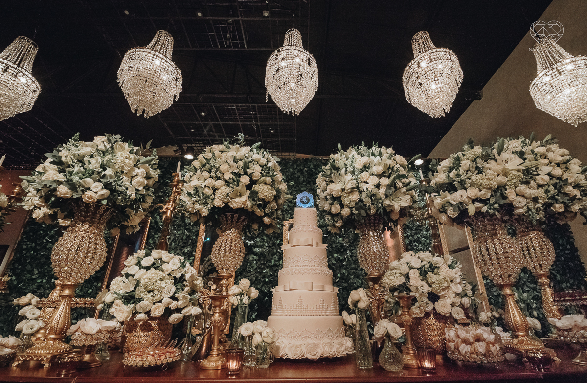 noiva ruiva com vestido da nova noiva estilo princesa making of no salao mariana assis e fotografia com a fotografa premiada em santos nayara andrade  fotos lindas de um casamento de princesa