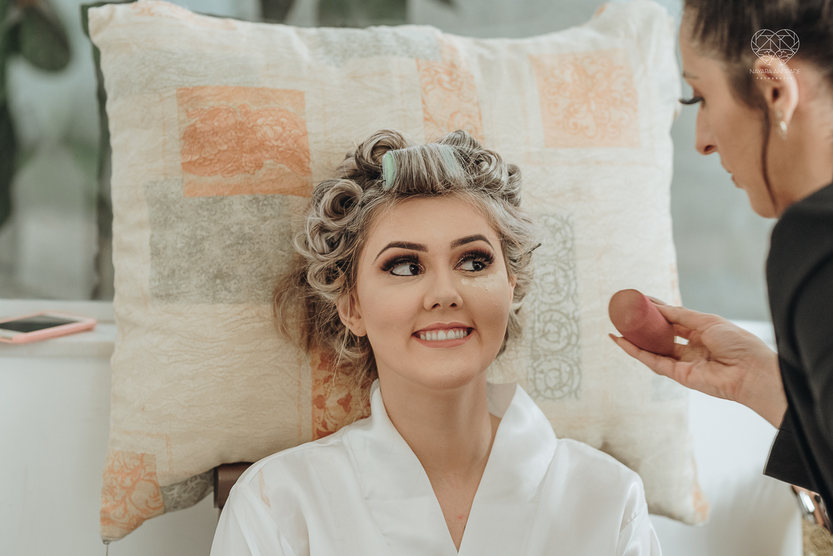 making of de noiva making of de noivo com hobbie brindando e fotos de making of de casametno