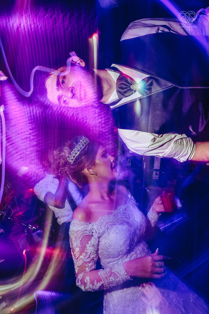 Fotos de festa de casamento com banda athrios band no espaço atmosphera e assessoria de vmb noivos dançando e fotos de balada de casamento feitas pela fotografa nayara andrade de santos